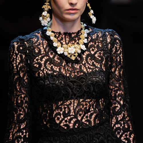 dolce_and_gabbana_lace_dress