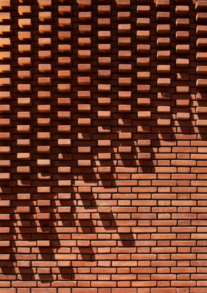 BRICK WITH LIGHT 2